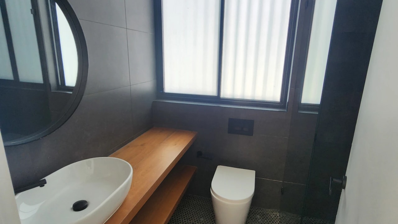 Room with ensuite in a share house