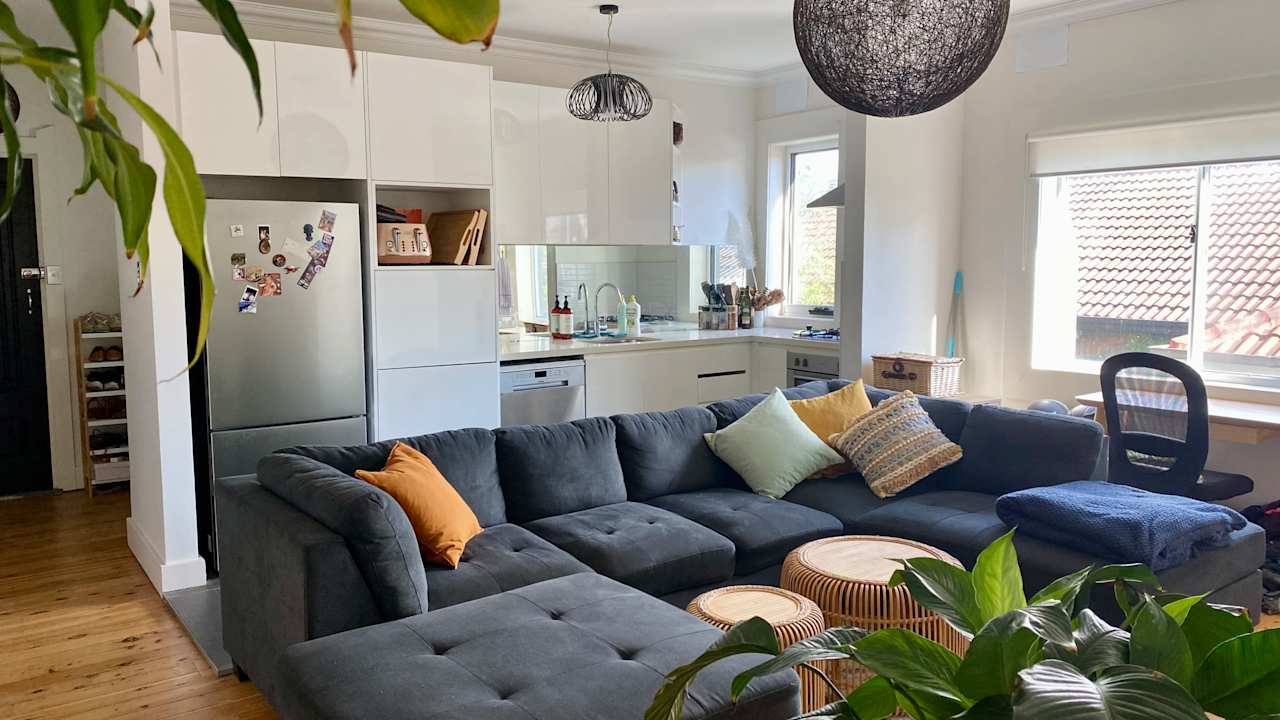 Furnished room in a flatshare