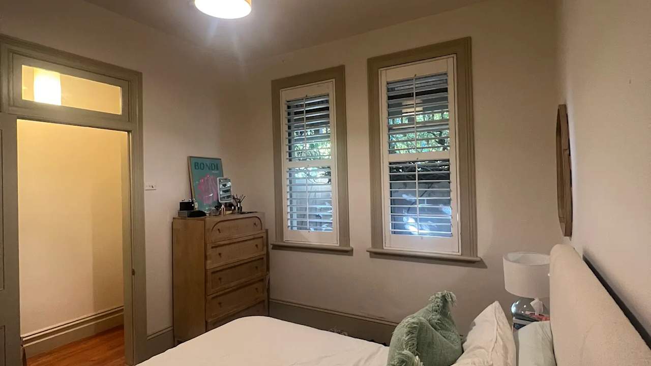 Furnished room in a share house
