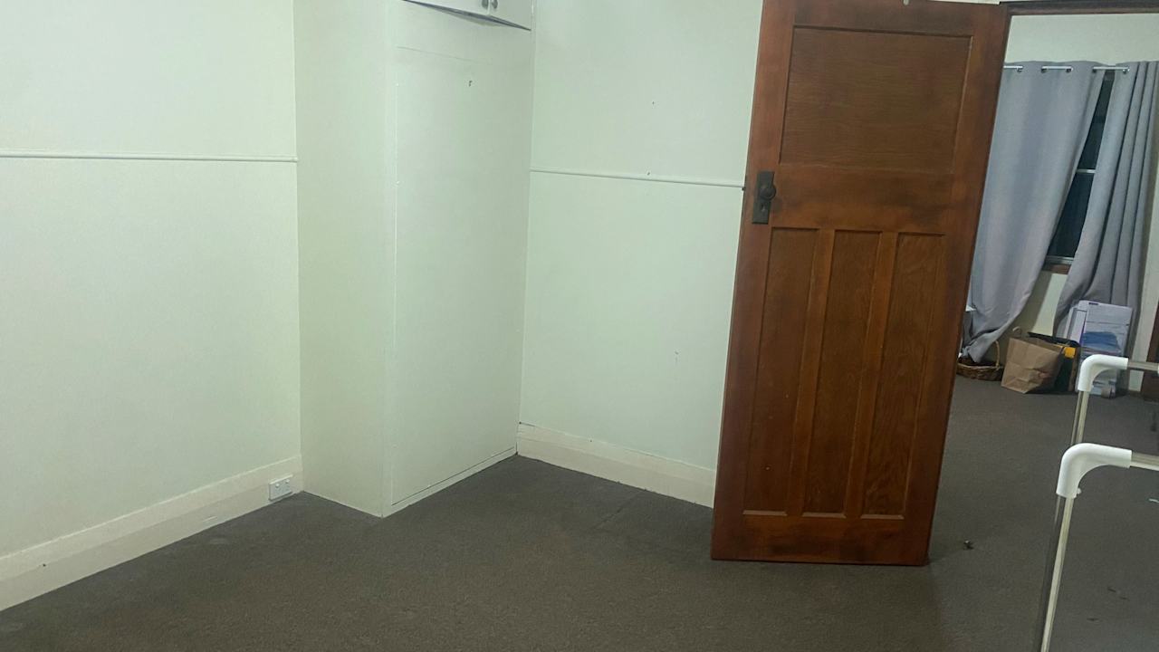 Unfurnished room in a share house