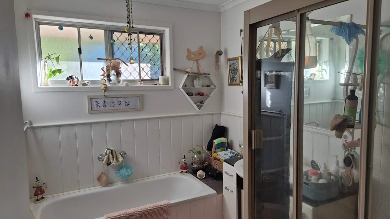 Room in a share house
