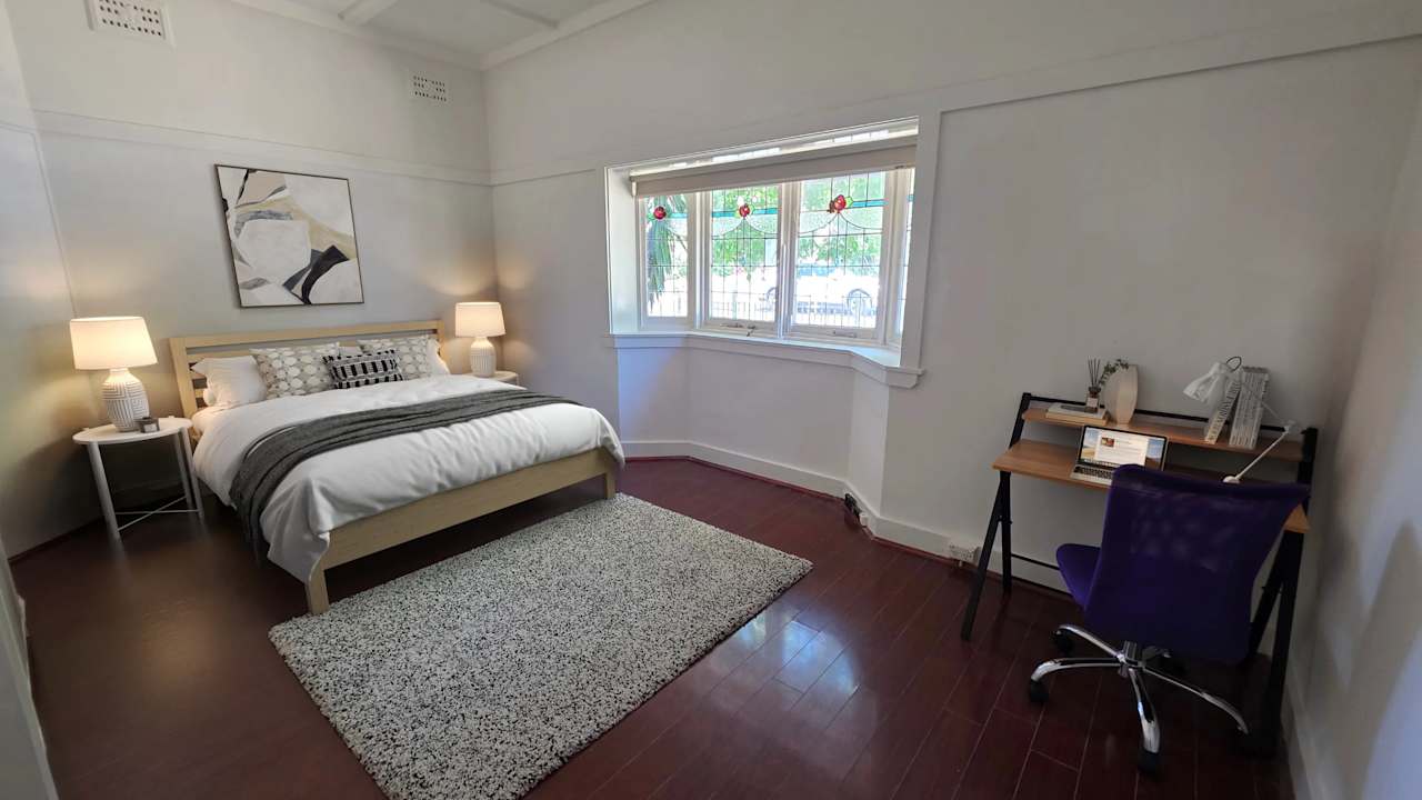 Furnished room in a share house