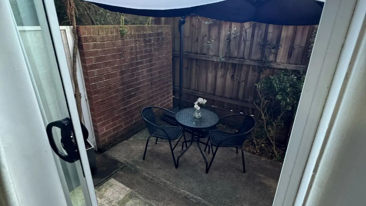 Furnished room studio flat for rent