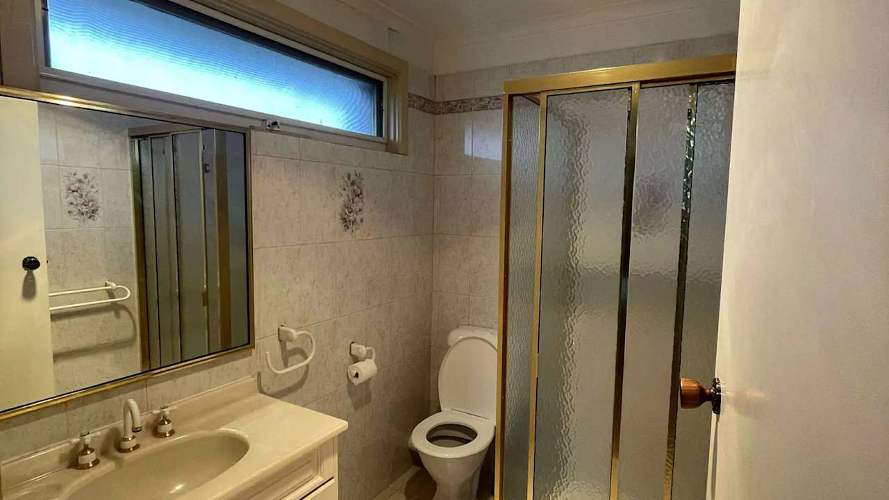 Room in a share house