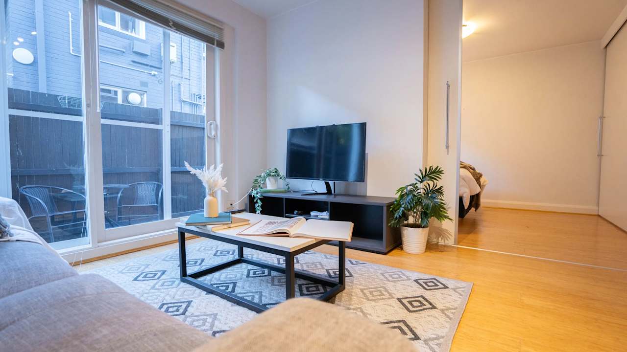 Furnished room in a flatshare