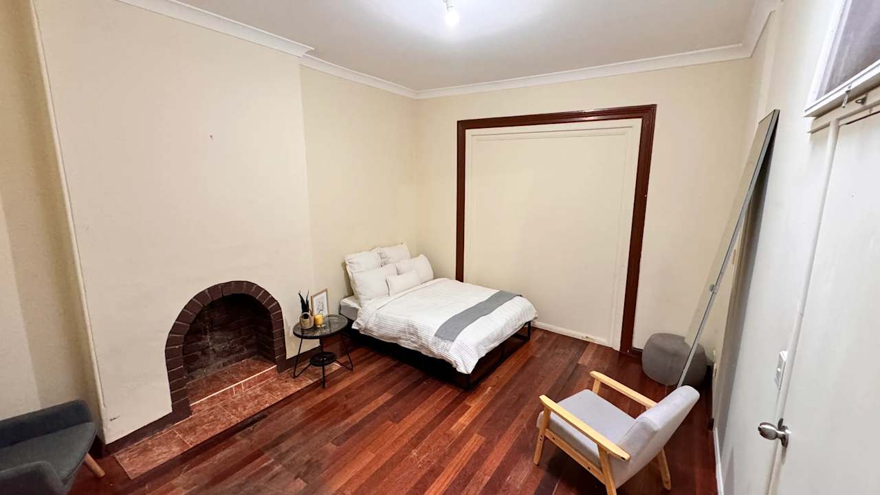 Furnished room in a share house