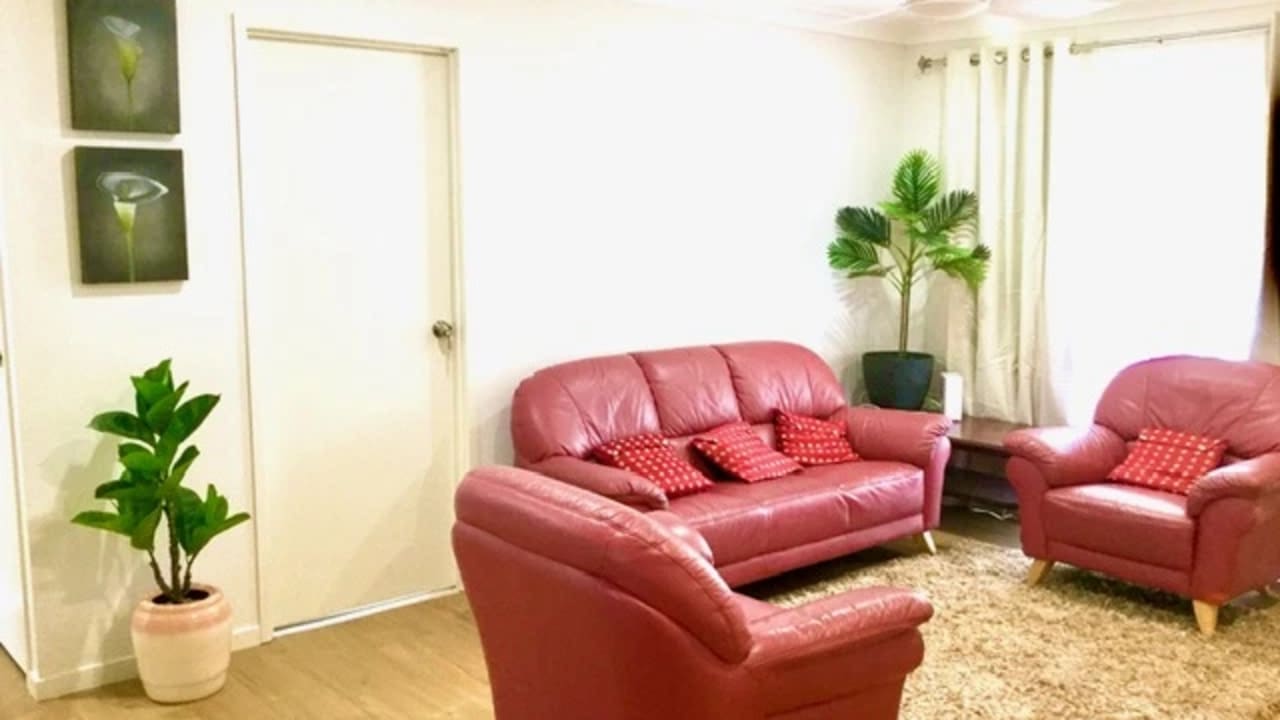 Whole property with 3 rooms for rent