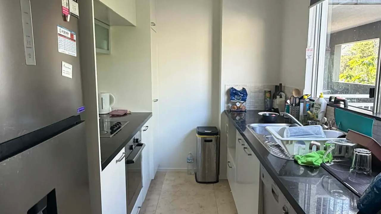 Unfurnished room with ensuite in a flatshare