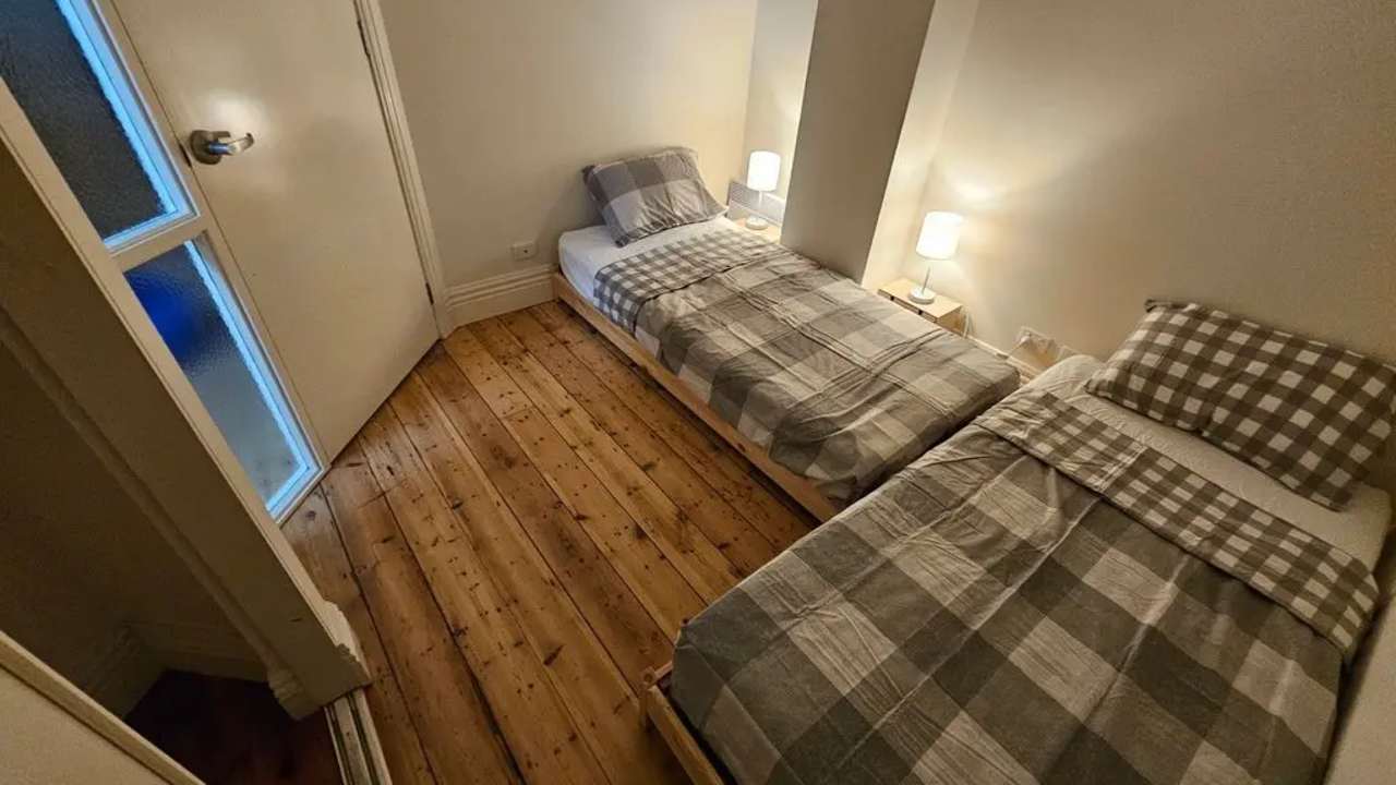 Furnished room in a flatshare
