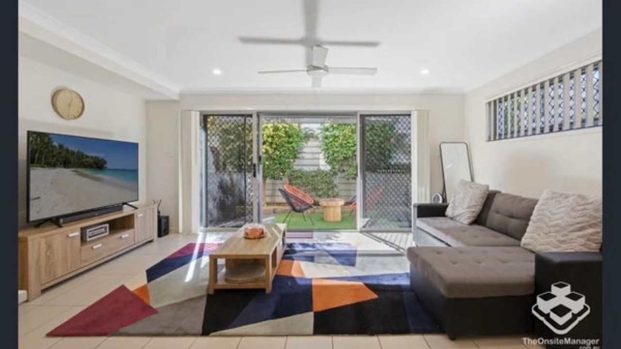Furnished room with own bathroom