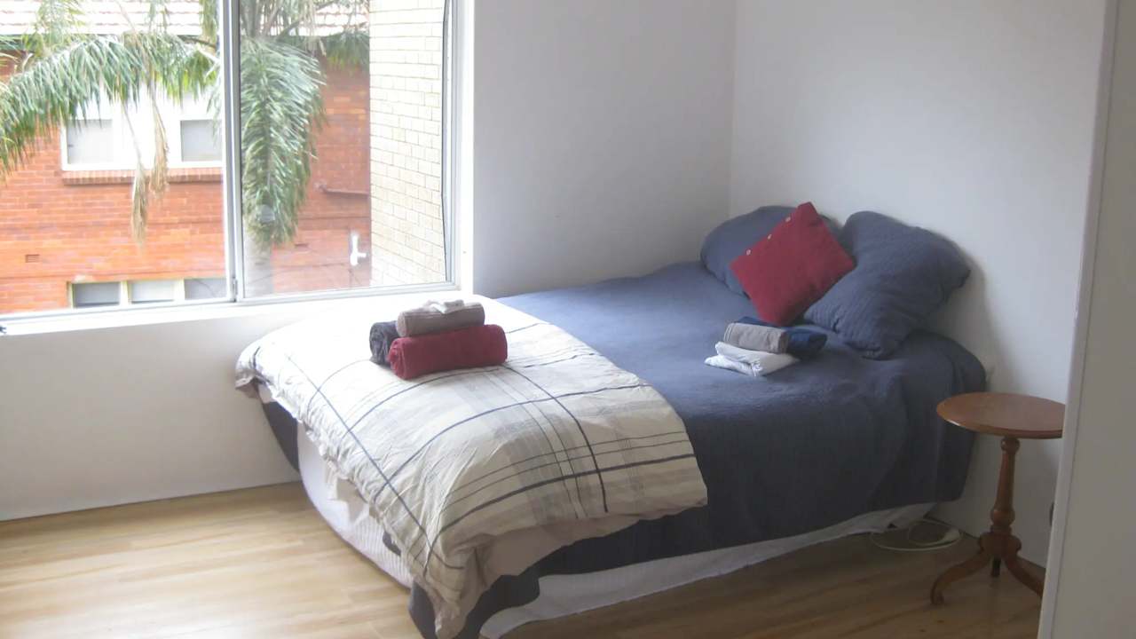 Furnished room in a flatshare