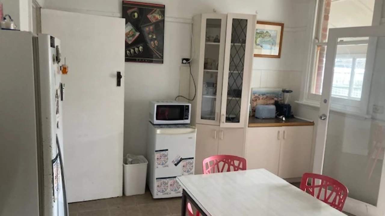Whole property with 2 rooms for rent