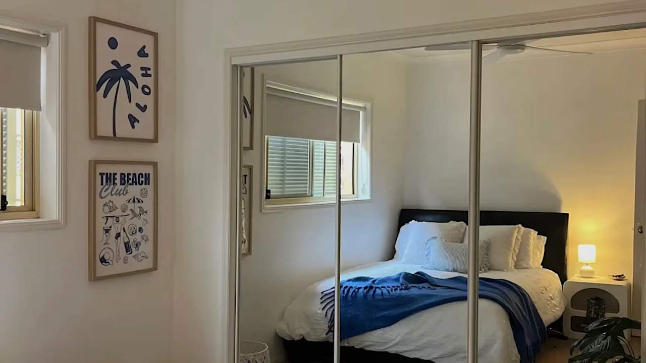 Furnished room in a flatshare