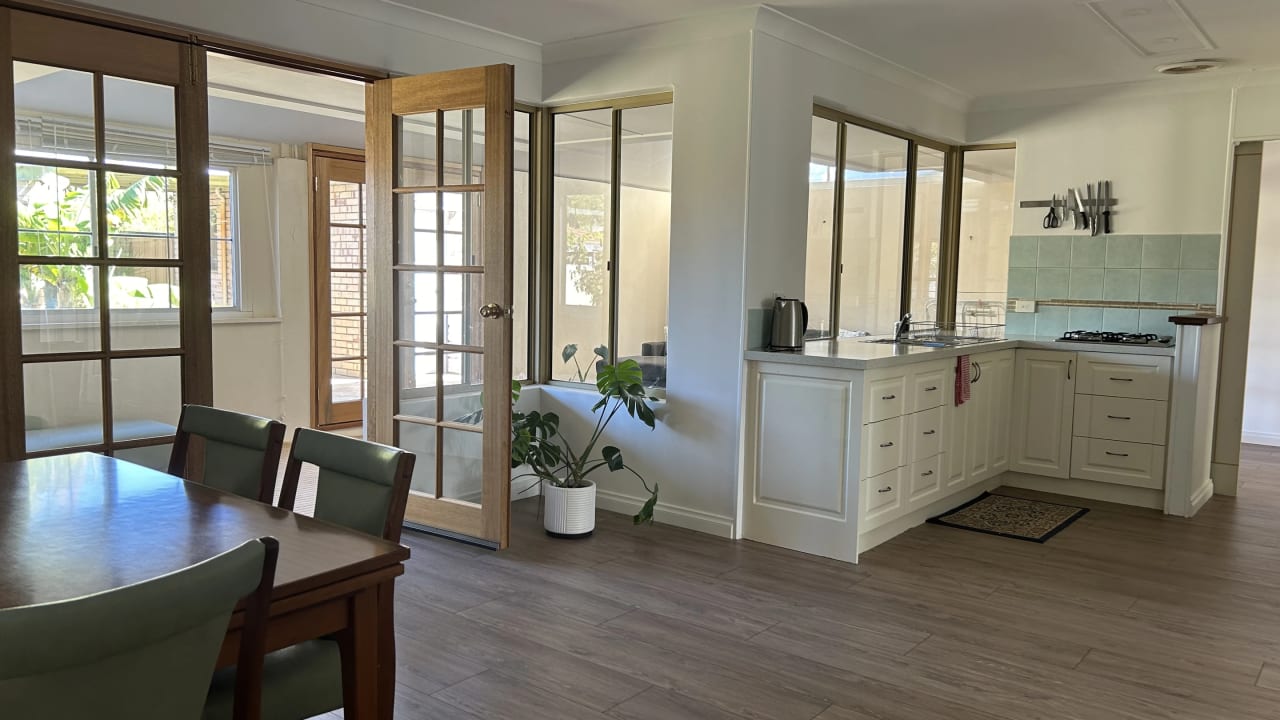 Room in a share house