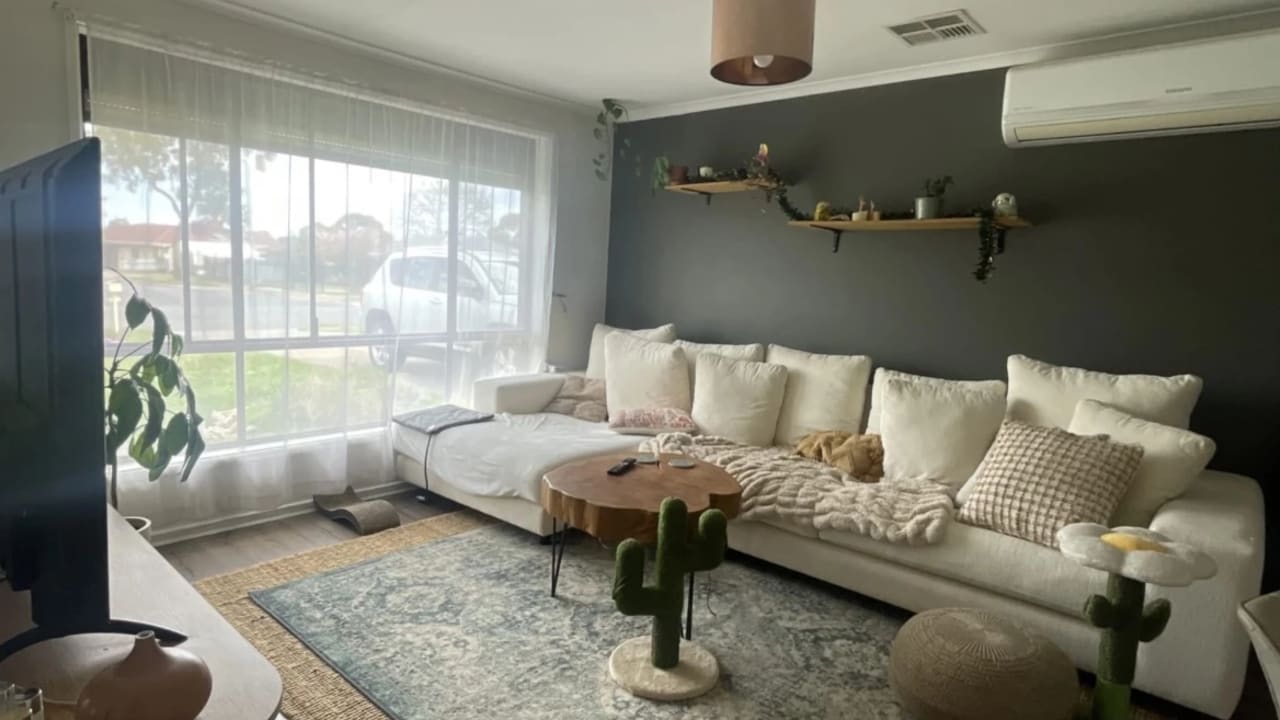 Whole property with 3 rooms for rent