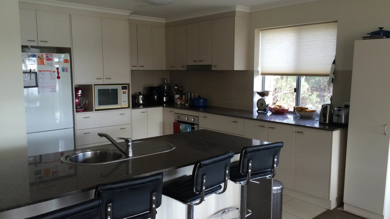 Unfurnished room in a flatshare