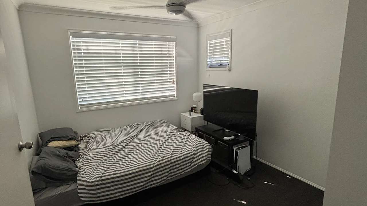 Unfurnished room in a flatshare
