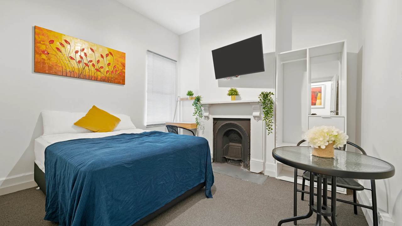 Furnished room in a share house