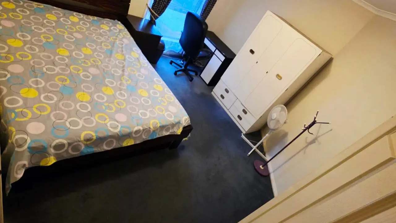 Furnished room in a share house