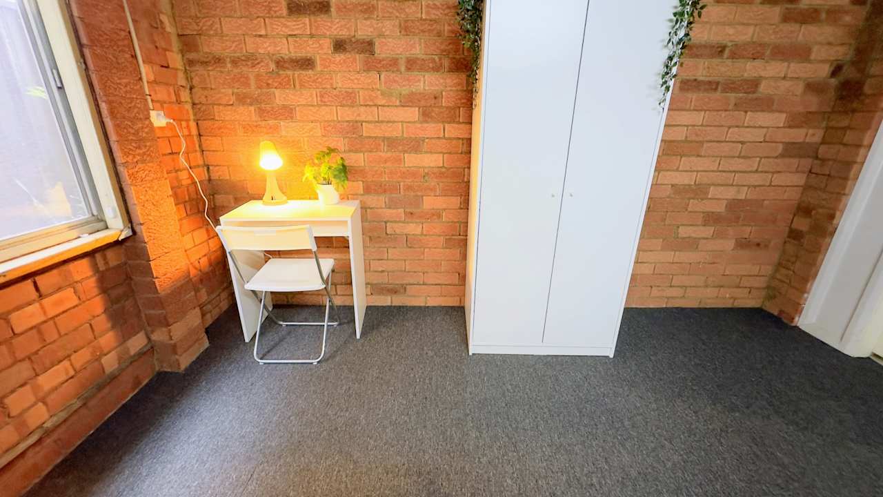 Furnished room in a flatshare