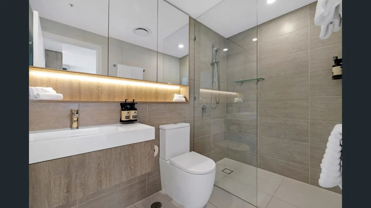 Furnished room with own bathroom
