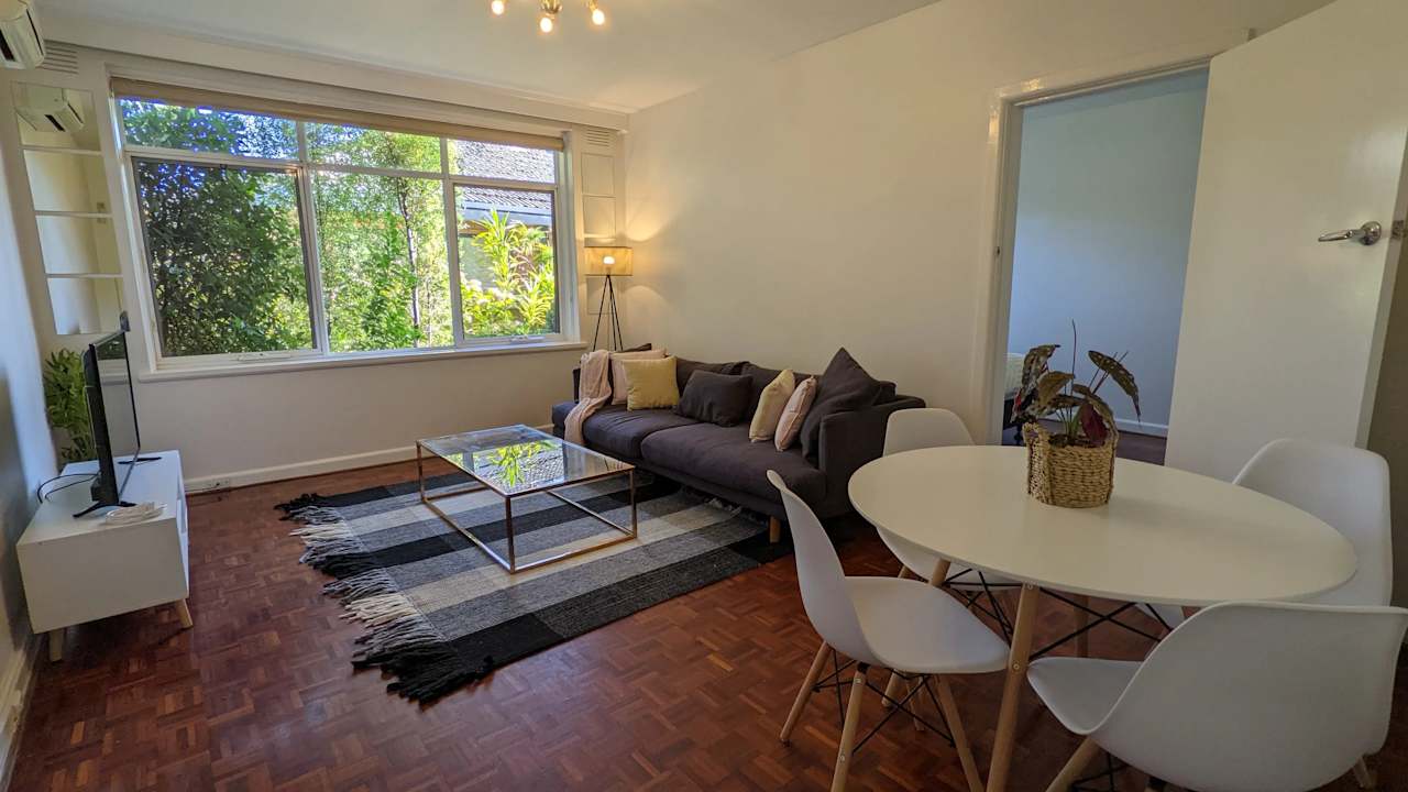 Furnished room in a flatshare