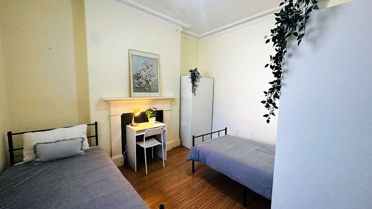 Furnished room in a share house