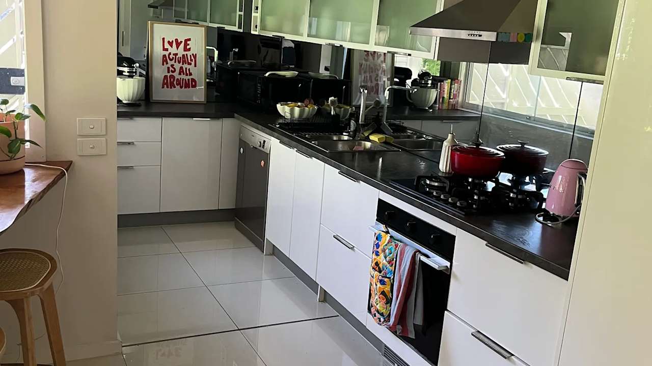 Room in a share house