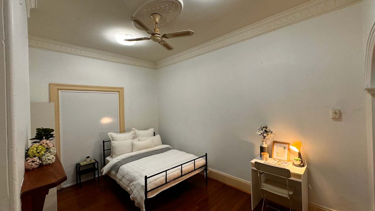 Furnished room in a flatshare