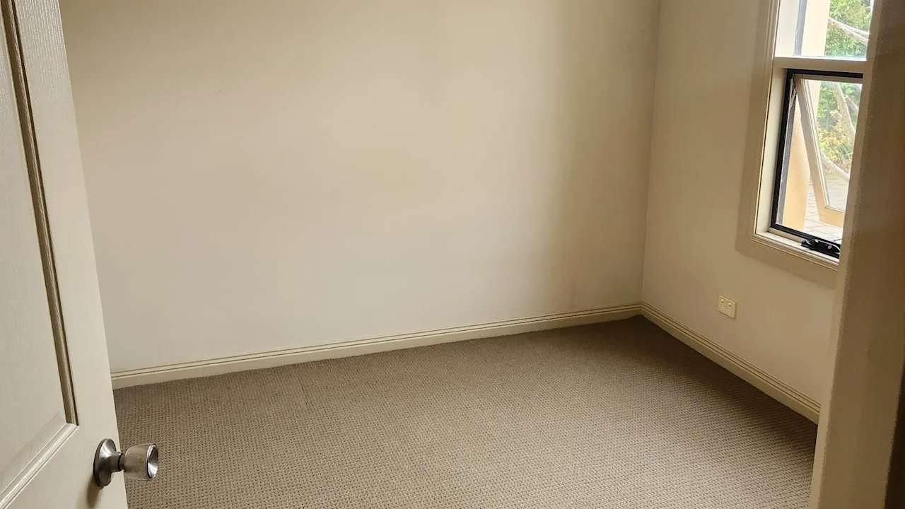 Unfurnished room in a share house