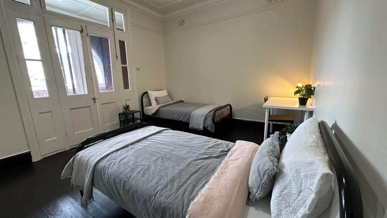 Furnished room in a flatshare