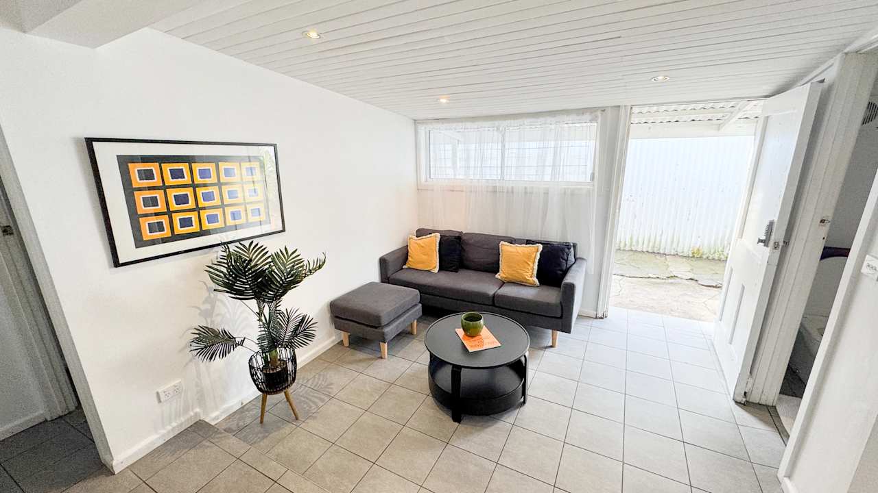 Whole property with 4 rooms for rent