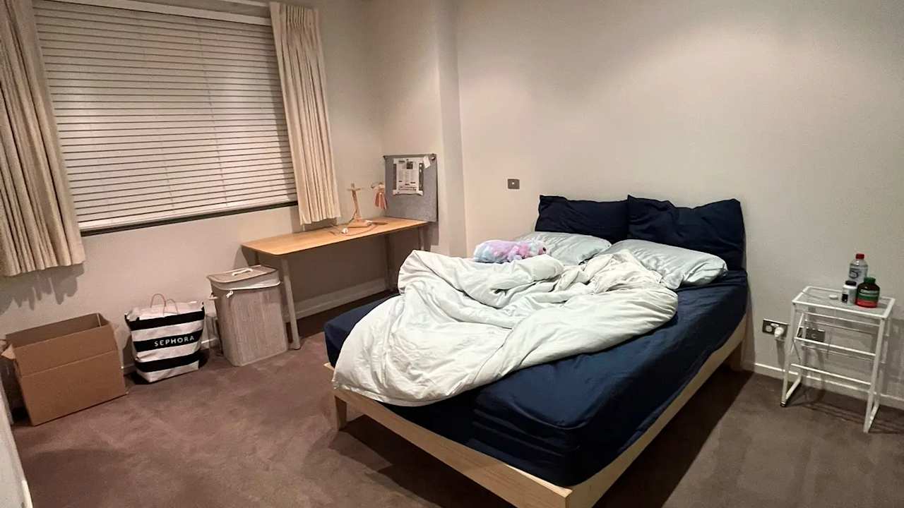 Unfurnished room with ensuite in a flatshare