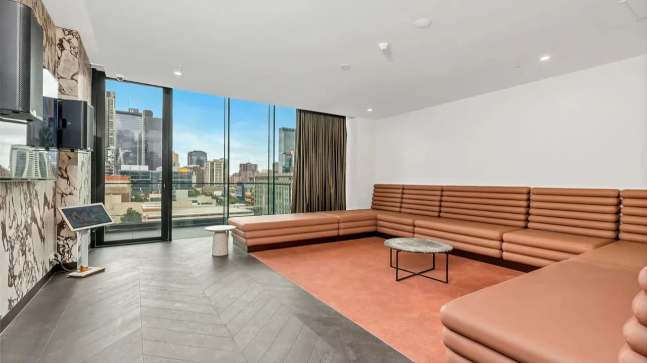Furnished room with own bathroom