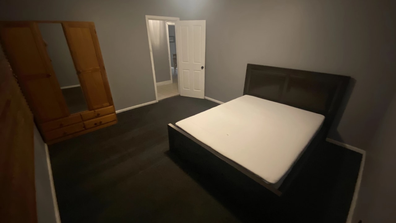Room in a share house