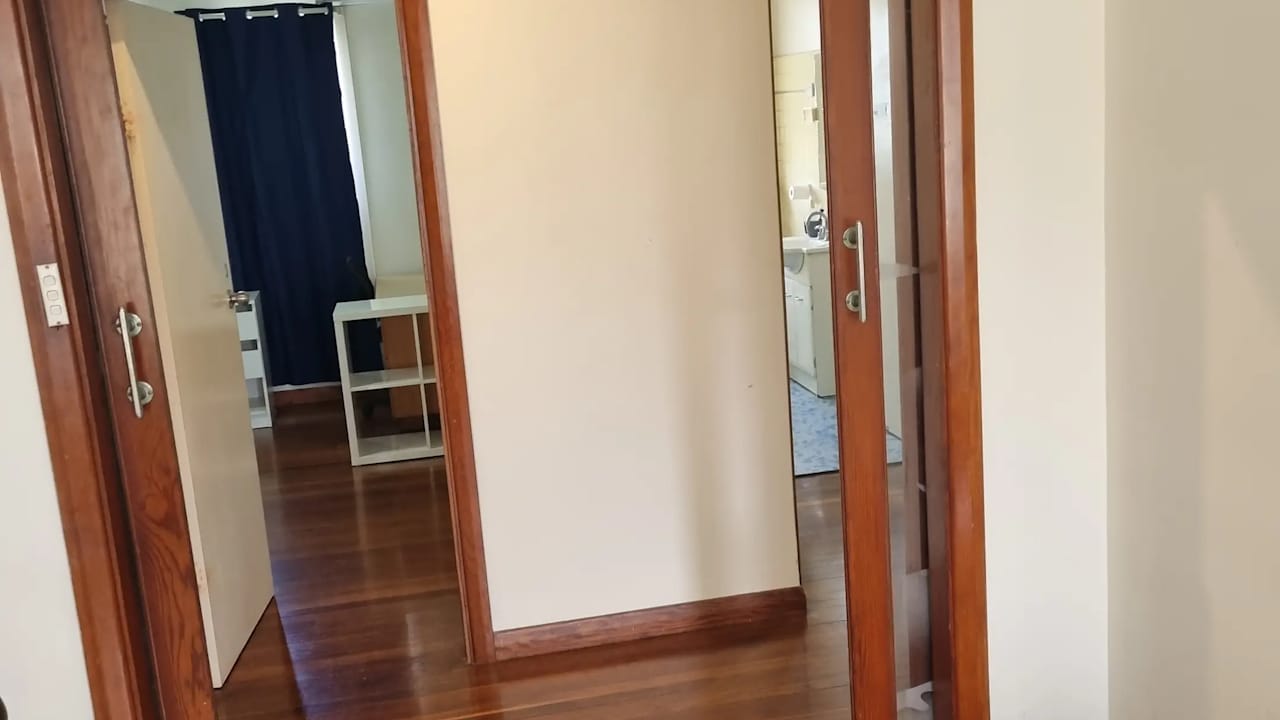 Room in a share house