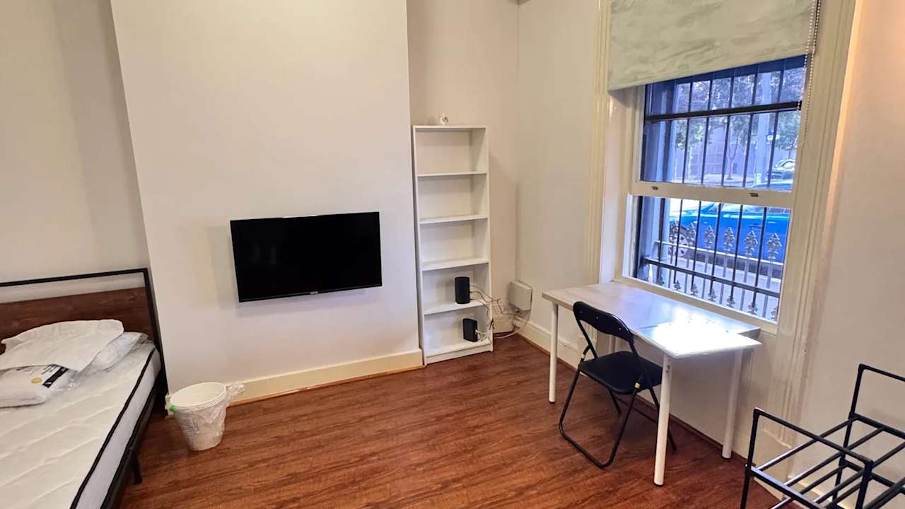 Furnished room in a share house