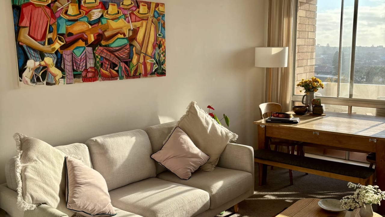 Furnished room in a flatshare