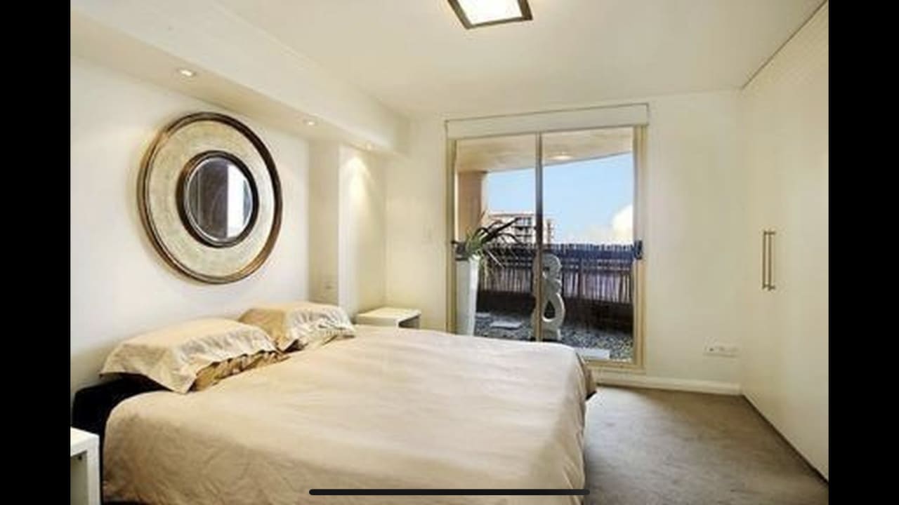 Furnished room with ensuite in a flatshare