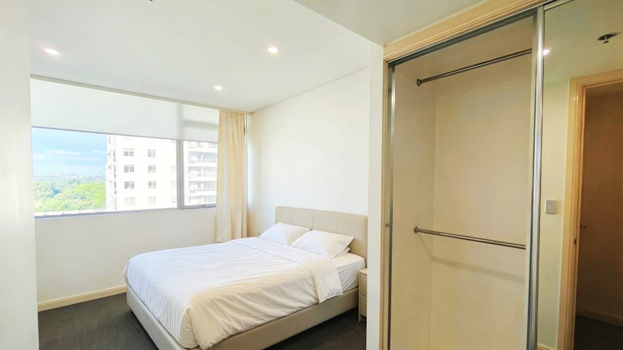 Furnished room with ensuite in a flatshare