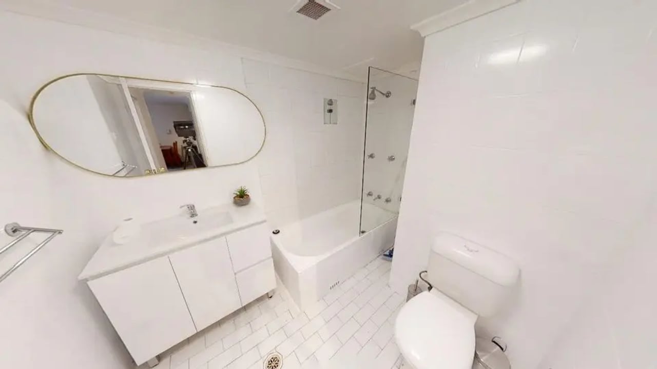 Furnished room in a flatshare