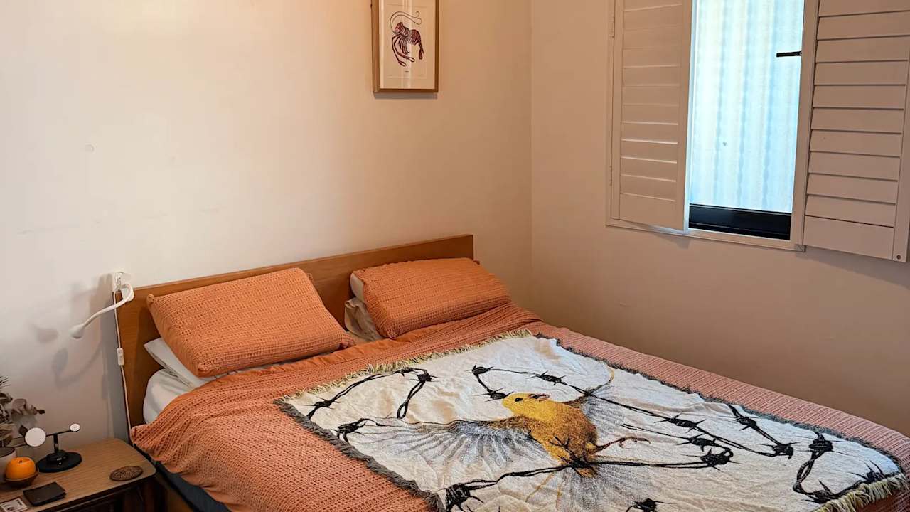 Unfurnished room in a flatshare
