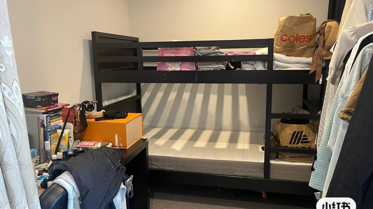 Furnished room in a flatshare