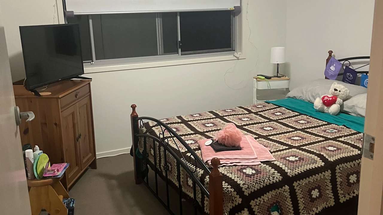 Room in a share house