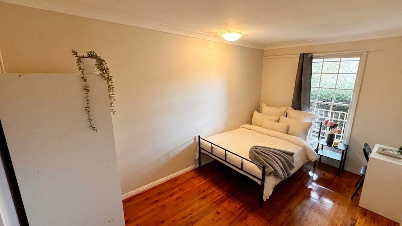 Furnished room in a flatshare
