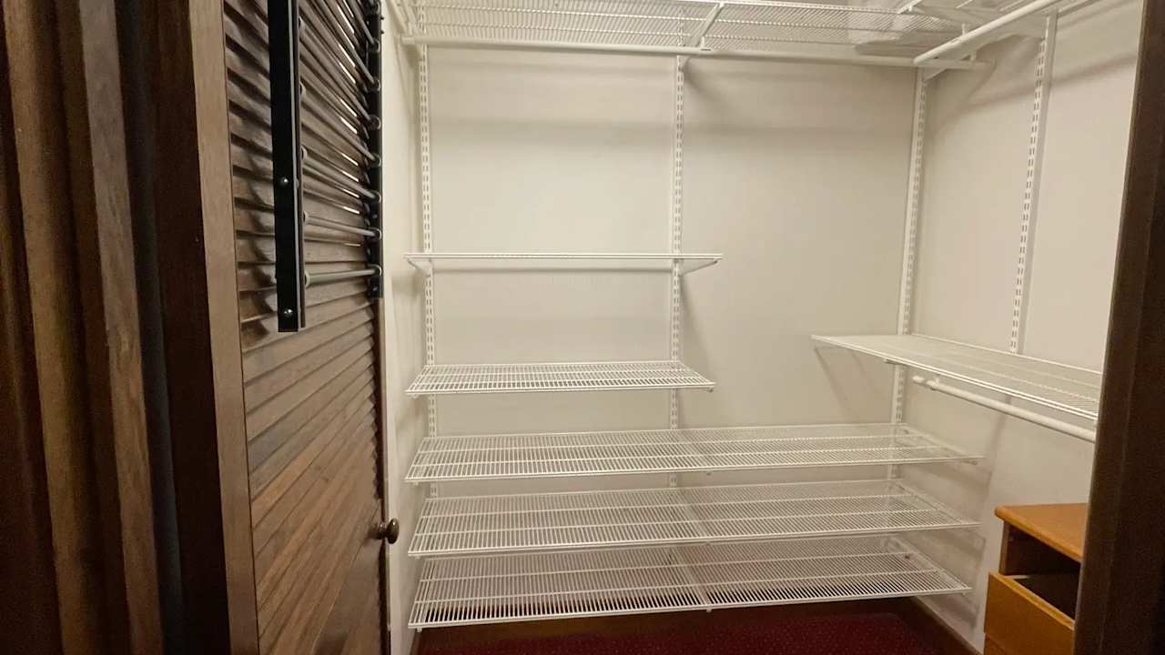 Unfurnished room in a share house