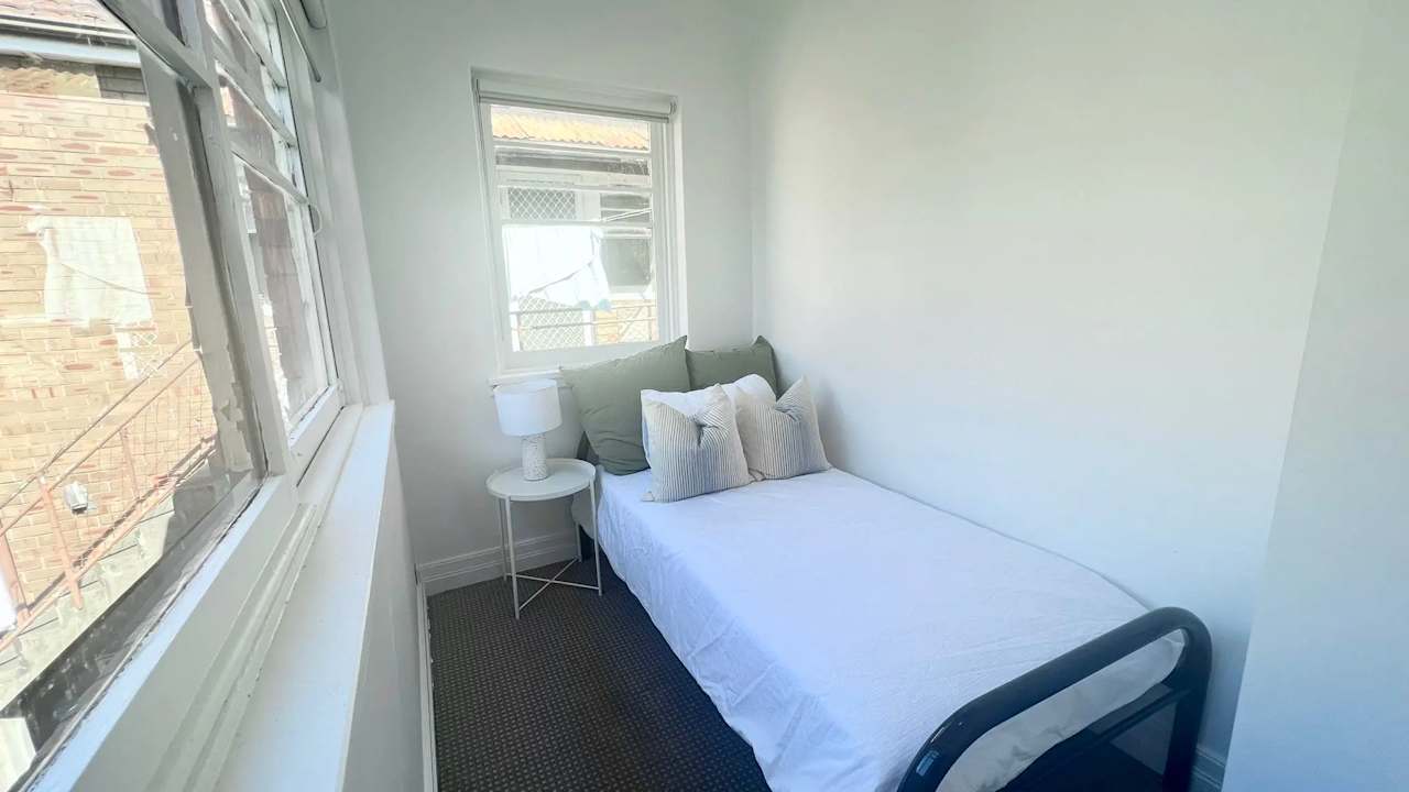 Room in a share house