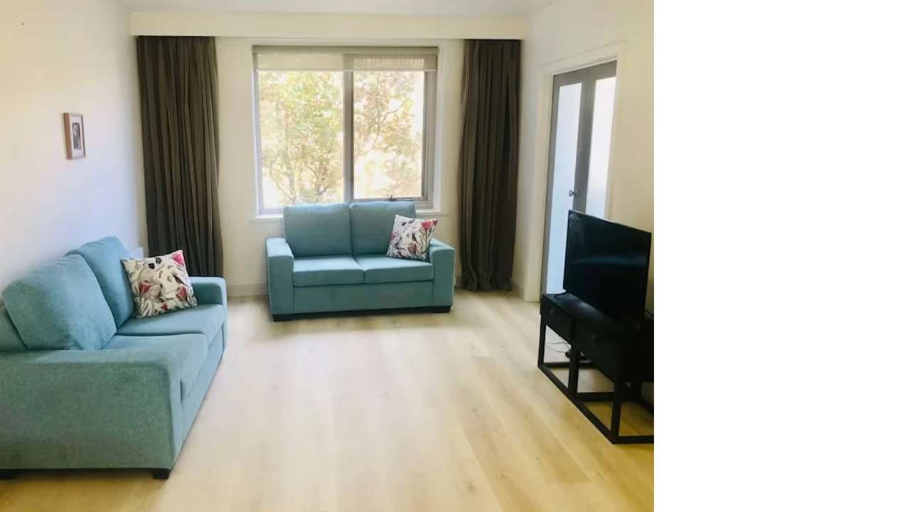 Furnished room in a flatshare