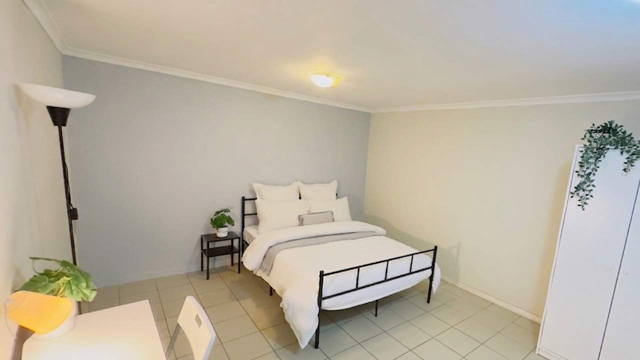 Furnished room in a flatshare