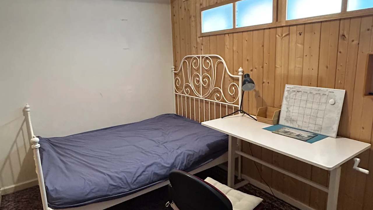 Furnished room in a share house